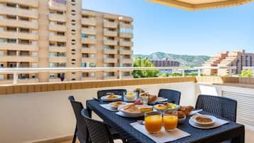 House, 3 Bedrooms, Terrace | Outdoor dining
