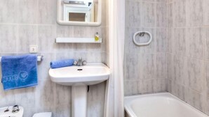 Huis, 3 slaapkamers, terras | Badkamer