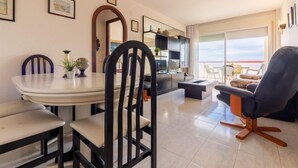 Casa, 3 habitaciones, terraza | Restauración