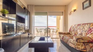 Casa, 3 habitaciones, terraza | Zona de estar