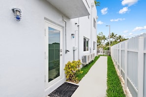 Apartment (1 Bedroom) | Interior - Unique Retreat - Unit B: Homey First-floor Haven (Deerfield Beach)