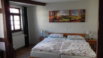 2 slaapkamers, reisbedje, gratis wifi, beddengoed