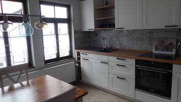 Kühlschrank, Ofen, Herdplatte, Geschirrspüler