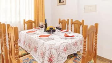 Casa, 4 habitaciones, terraza | Restauración