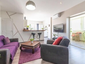 Casa, 4 habitaciones, Terraza | Área de sala de estar