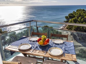 House, 3 Bedrooms | Outdoor dining