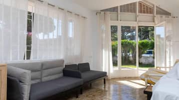 Villa, 6 Bedrooms, Terrace | Living area