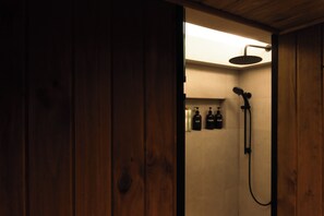 Shower, hair dryer, towels, soap - Patagonia eco-lodge! Ideal lodge to connect with nature (Las Ensenada)