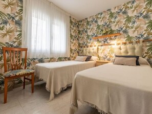 House, 3 Bedrooms, Terrace