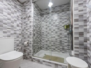 House, 3 Bedrooms, Terrace | Bathroom