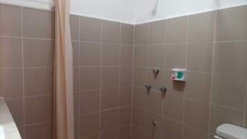 Dusche, Handtücher, Seife, Shampoo