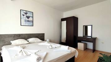Apartment, 1 Bedroom, Balcony | 1 bedroom