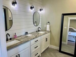 Shower, hair dryer, towels, soap - Brand-New Hill Country Retreat: Stunning Views & Lake Access--Family Perfect (Granbury)