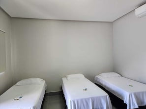 Triple Room, Patio | Desk, free WiFi - Friper Hotel (Jaraguá)