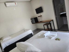 Family Triple Room, Patio | Desk, free WiFi - Friper Hotel (Jaraguá)