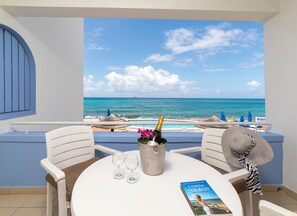 Ocean Front Studio | In-room safe, blackout drapes, iron/ironing board, free WiFi - La Vista Hotel (Simpson Bay)