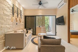 Téléviseur, bureau