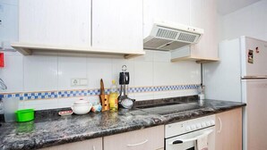 House, 3 Bedrooms, Terrace | Private kitchen