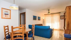 House, 3 Bedrooms, Terrace | Interior