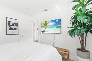 3 habitaciones, escritorio, tabla de planchar con plancha y wifi gratis