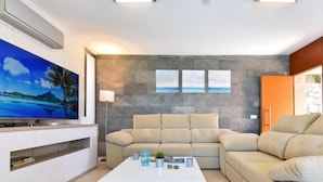 Unclassified image, 5 of 11, button - Global Villa - By Global Rental Holidays 6184 (San Bartolomé de Tirajana)