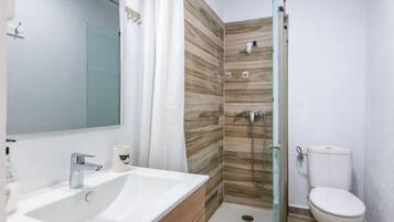 Nhà, 4 phòng ngủ, hiên | Phòng tắm