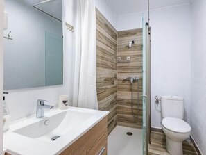 Ferienhaus, 4 Schlafzimmer, Terrasse | Badezimmer