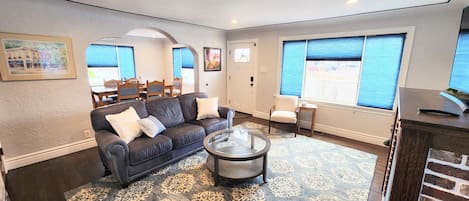 Smart TV, fireplace, computer monitors