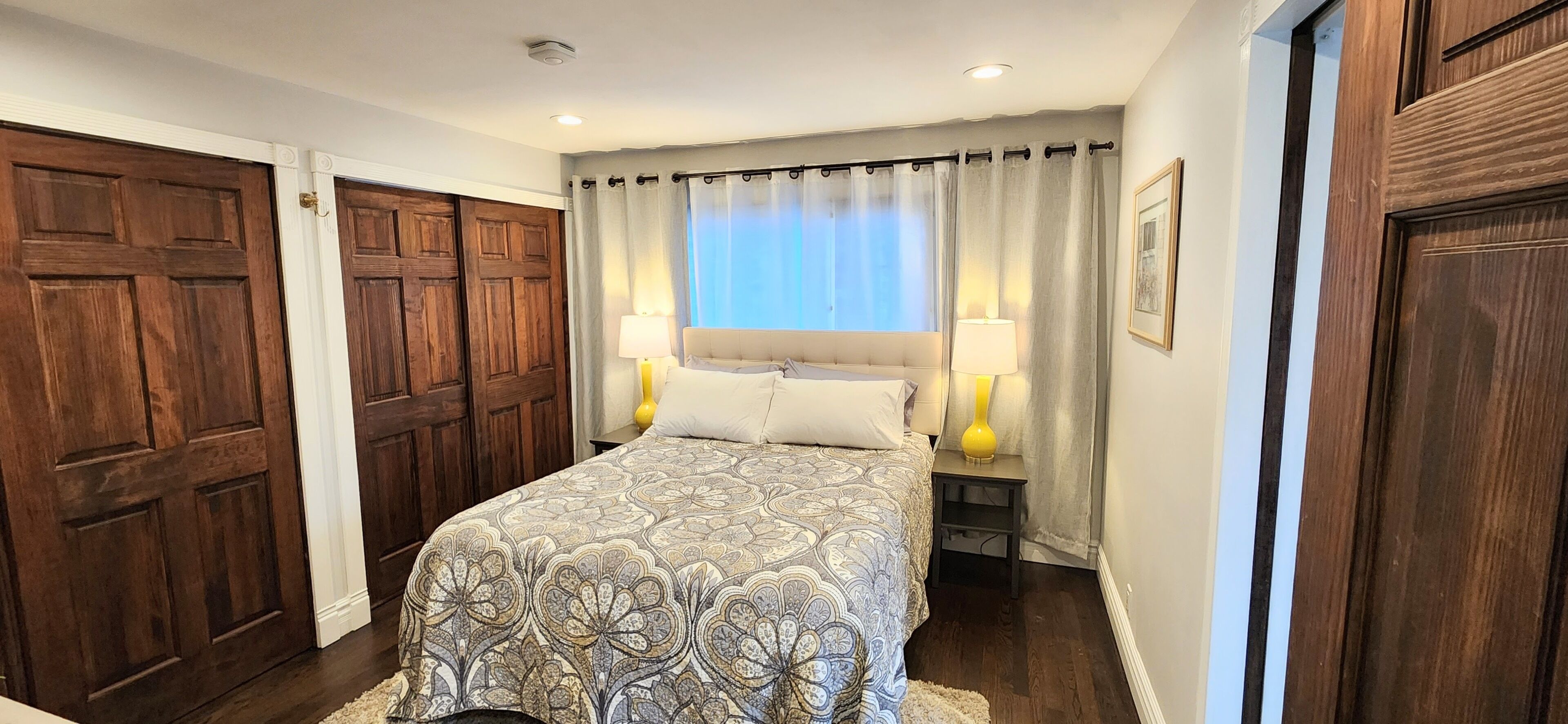 4 bedrooms, in-room safe, desk, iron/ironing board