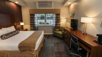 1 bedroom, desk, travel crib, free WiFi