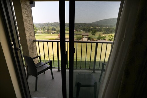 Carroll Valley Stay | Golf View Double Room