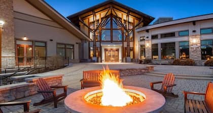 Carroll Valley Stay | Golf View Double Room