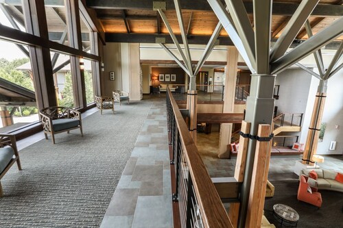 Highland Queen ADA | Accessible Room Near Slopes