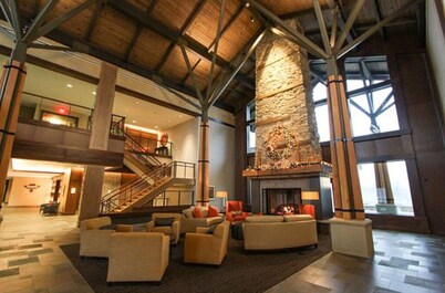 Carroll Valley Accessible | King Room + Golf Views