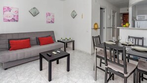 House, 2 Bedrooms | Living area - Global San Francisco 6285 (Benalmádena)