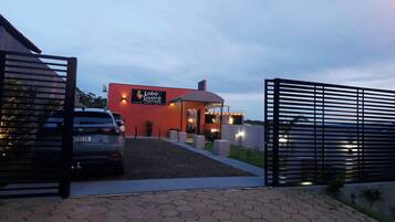 Fachada da propriedade