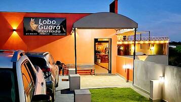 واجهة المنشأة