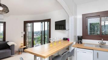 Villa, 5 Bedrooms, Terrace | Interior