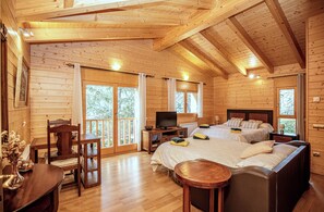 2 bedrooms, WiFi, bed sheets - House MARAVILLA 8 pax. Exclusive sport and relaxation! (La Molina)