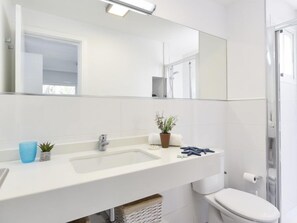 Bungalow, 3 chambres | Salle de bain