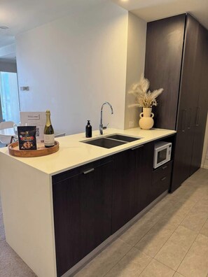 Interior - HIGH-RISE HAVEN, Infinity Pool, Parking, WiFi (Brisbane City)