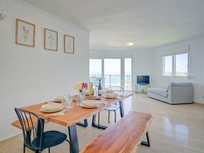 單棟房屋, 4 間臥室, 露台 | 用餐區