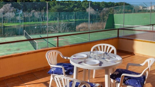 Outdoor dining - Global Del Lago - By Global Rental Holidays 6387 (L'Escala)