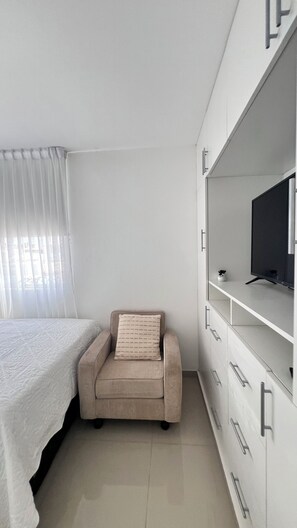4 bedrooms, desk, iron/ironing board, free WiFi - Beach House Puerto Malabrigo with Pool and Beach - All Year Round Surfing in Chicama (Puerto Malabrigo)