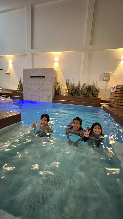 Casa Beach Puerto Malabrigo con Piscina y Playa - Surf Todo el año en Chicama