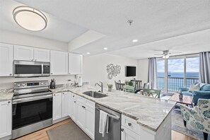 Fridge, microwave, oven, stovetop - Pelican Beachfront with Amazing Ocean Views (Destin)