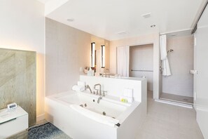 Hair dryer - W Residences 2 Bed Unit | Beachfront and Luxe Stay (Fort Lauderdale)
