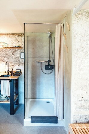 Shower, hair dryer, towels, soap - Welcome to Rustico - your retreat between the mountains and Lake Constance (Schwarzach)