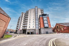 Exterior - The Pinnacle by Cotels (Northampton)