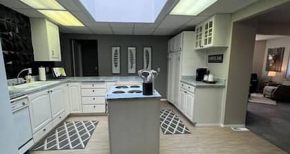 Historical Downtown Flat